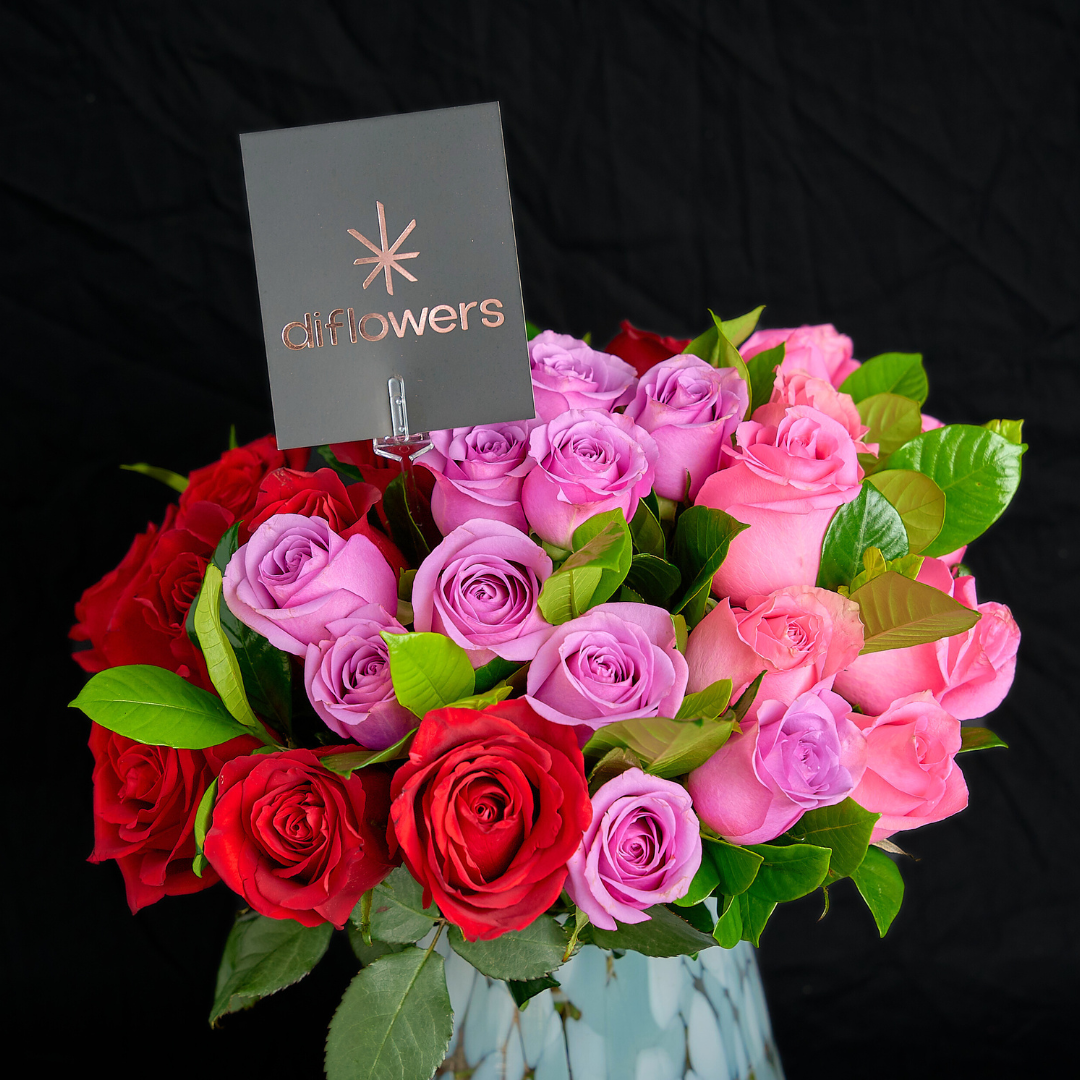 Publicación de Instagram tipográfica en tonos rojos delicada con fotografía 1+1 hacen nuestra maravillosa fmailia de dos (3)